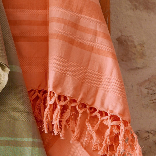 Hamamtuch Bio-Baumwolle Karawan GOTS-zertifiziert, Fairtrade Hamamtuch/Fouta Bio-Baumwolle Garden Koralle von Der kleine Bazar